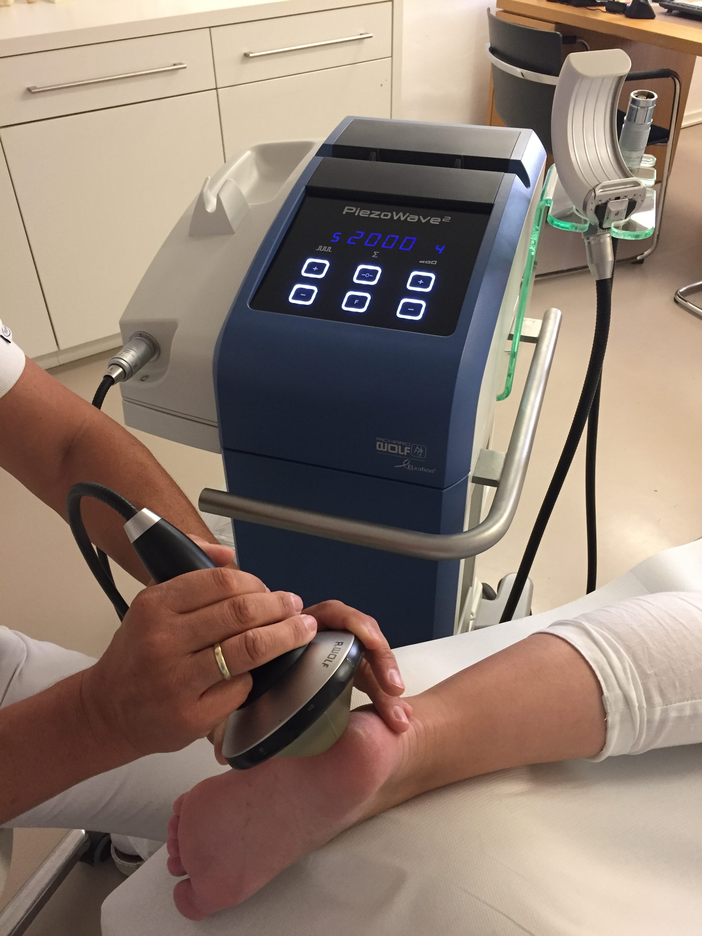 Stoßwelle Therapie